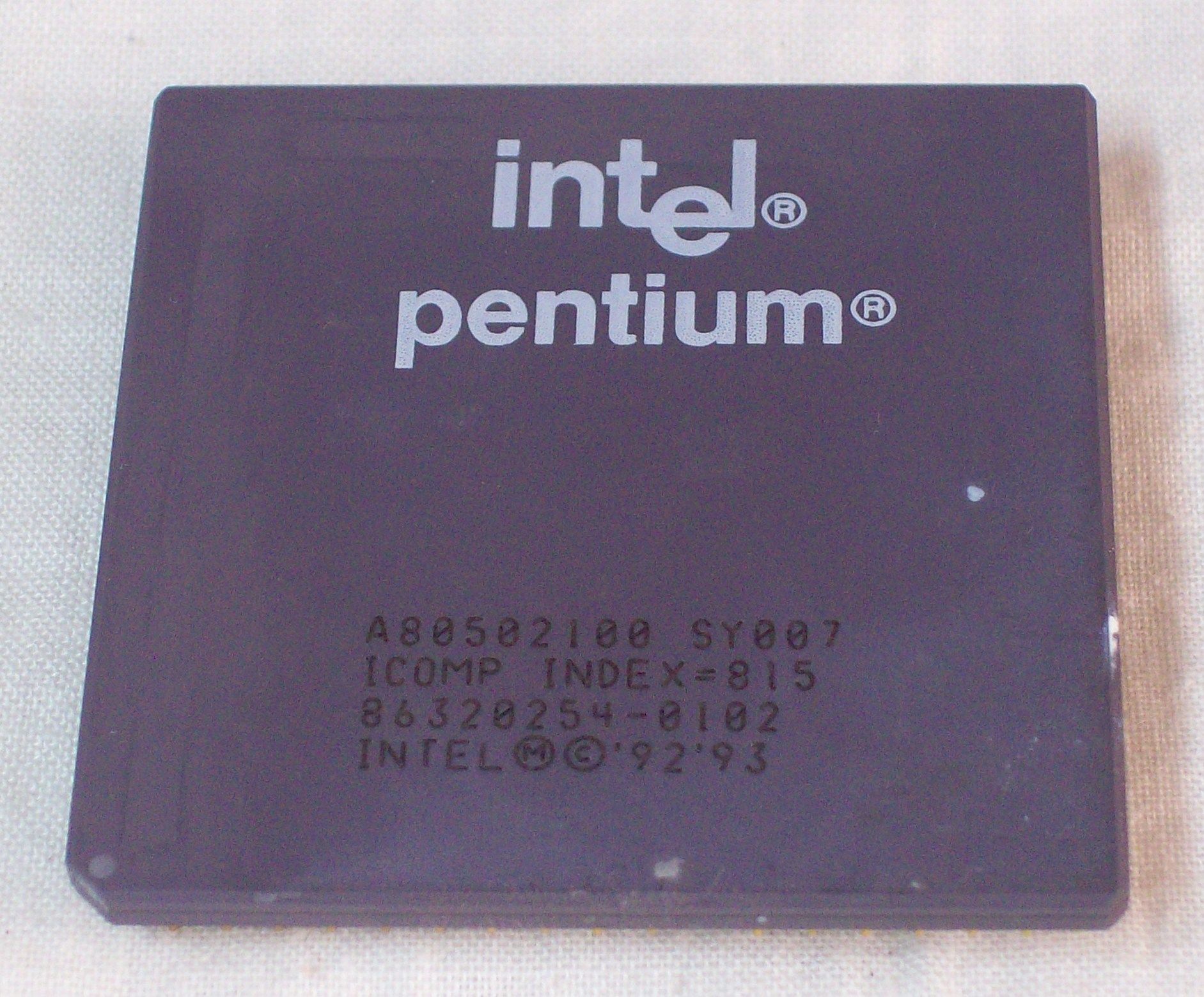 Процессор интел пентиум. Интел пентиум ммх 166 MHZ. Пентиум 1 корпус 1996. Pentium 1 100mhz. Интел кор пентиум 1.